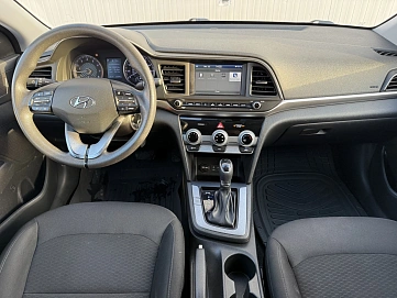 Hyundai Elantra, 2019г, передний привод, автомат