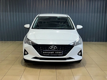 Hyundai Solaris, 2021г, передний привод, автомат