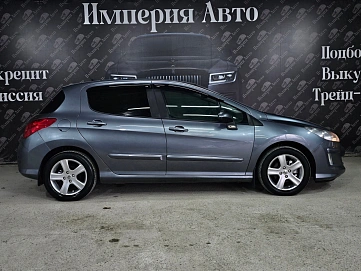 Peugeot 308, 2010г., передний привод, автомат