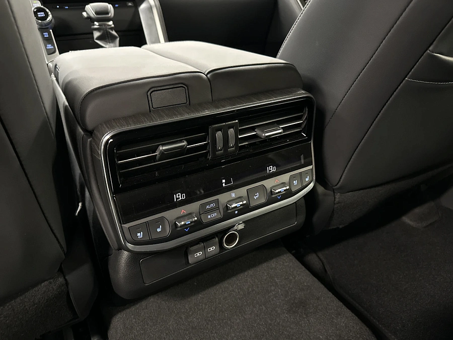 Toyota Land Cruiser, 2024г., полный привод, автомат