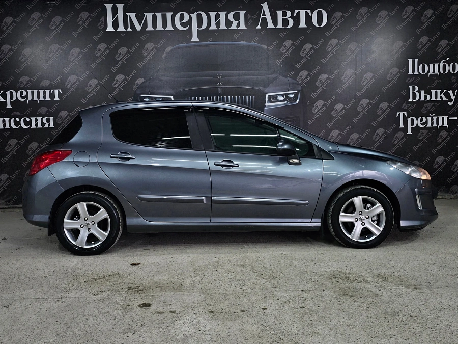 Peugeot 308, 2010г., передний привод, автомат