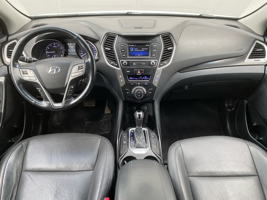 Hyundai Santa Fe, 2015г., полный привод, автомат