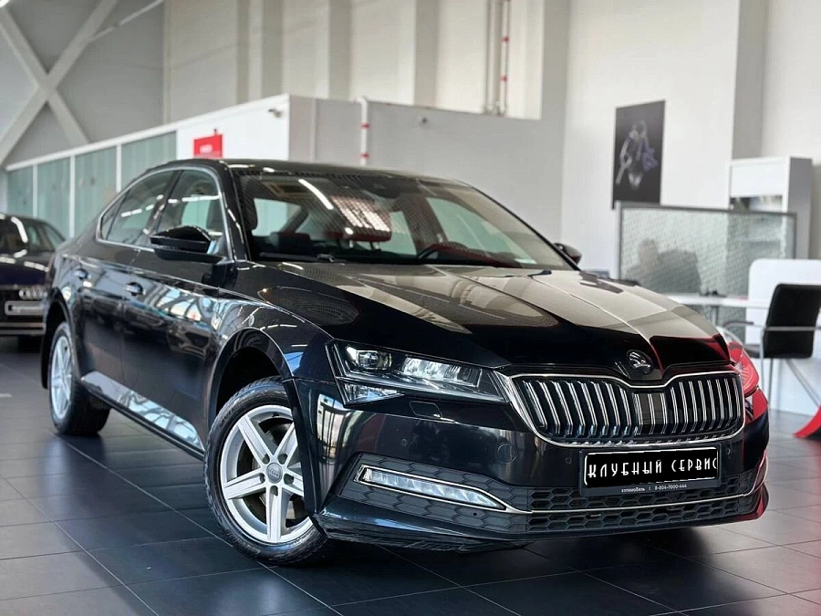 Skoda Superb, 2020г., передний привод, робот