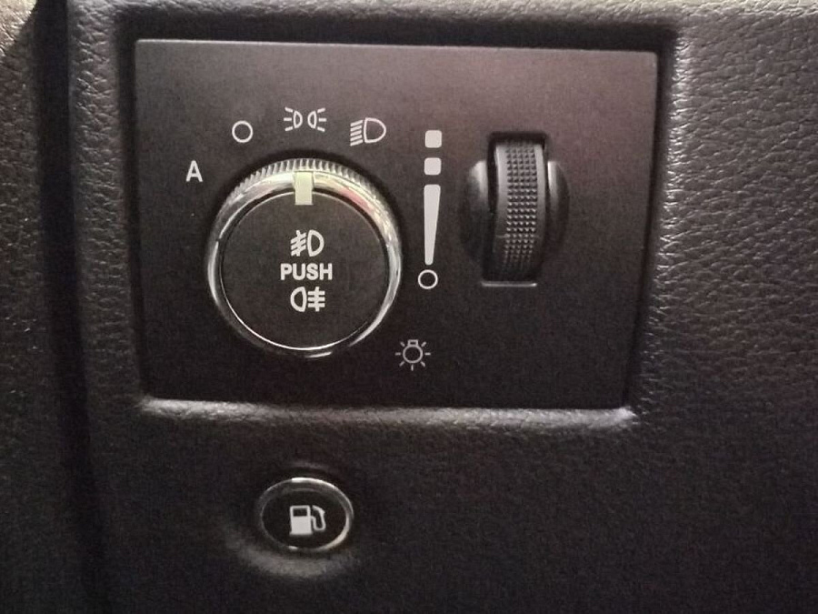 Jeep Grand Cherokee, 2013г., передний привод, автомат