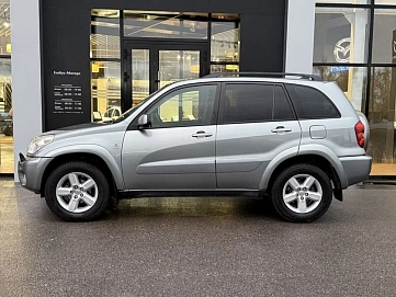 Toyota RAV4, 2004г, передний привод, автомат