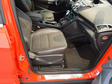 Ford Kuga, 2014г, передний привод, автомат