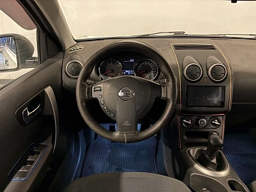 Nissan , 2011г., передний привод, механика