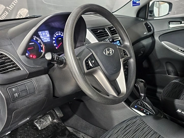 Hyundai Solaris, 2015г, передний привод, автомат