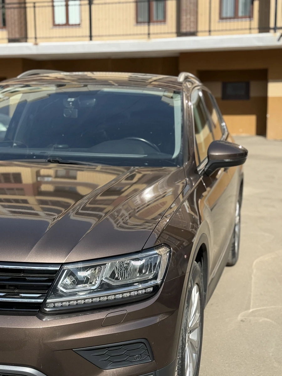 Volkswagen Tiguan, 2018г., полный привод, робот