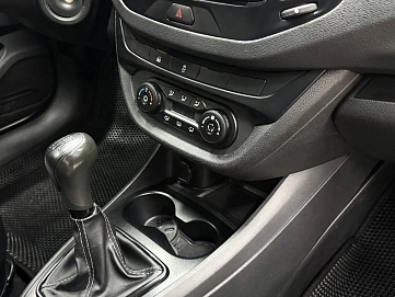 Lada (ВАЗ) Vesta, 2021г, передний привод, механика