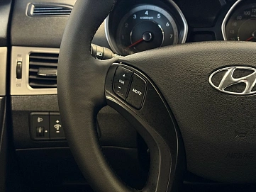 Hyundai Elantra, 2012г, передний привод, механика