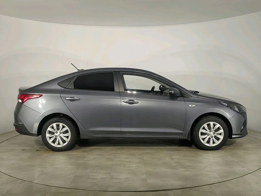 Hyundai Solaris, 2021г., передний привод, автомат