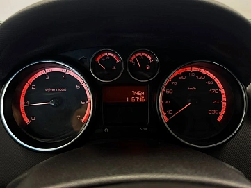 Peugeot 308, 2012г, передний привод, механика
