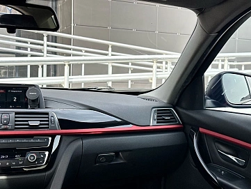 BMW 3 серии, 2018г, задний привод, автомат
