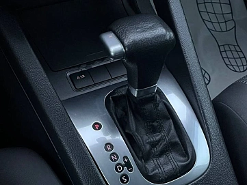 Volkswagen Jetta, 2006г, передний привод, автомат
