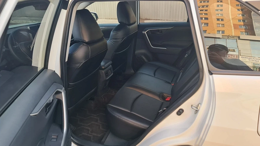 Toyota RAV4, 2020г., передний привод, вариатор