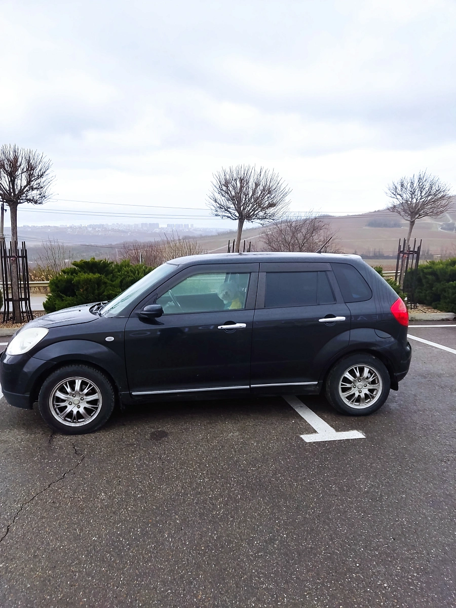 Mazda Verisa, 2004г., передний привод, автомат