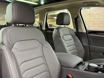 Volkswagen Touareg, 2025г, полный привод, автомат