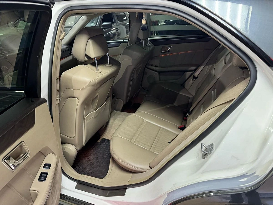 Mercedes-Benz E-Класс AMG, 2011г., задний привод, автомат