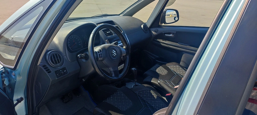 Suzuki SX4, 2008г., передний привод, автомат