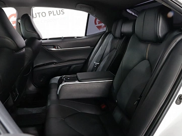 Toyota Camry, 2020г, передний привод, автомат