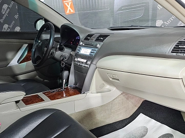 Toyota Camry, 2010г, передний привод, автомат
