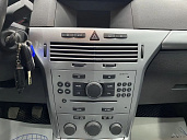 Opel Astra, 2011г., передний привод, механика