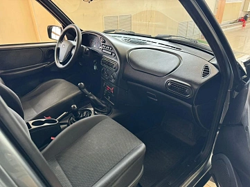 Chevrolet Niva, 2015г, полный привод, механика