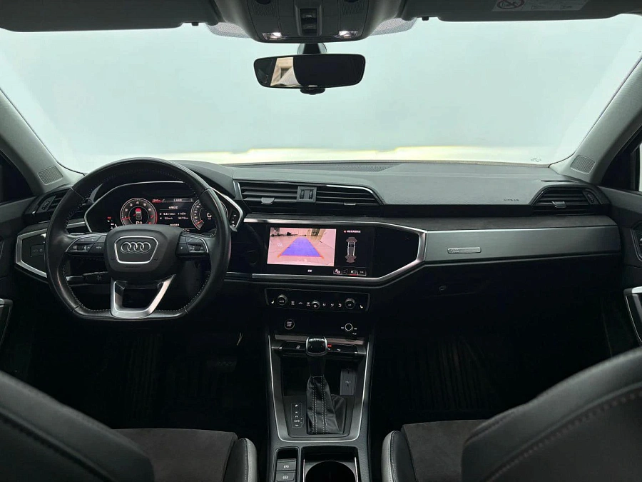 Audi Q3, 2022г., передний привод, робот