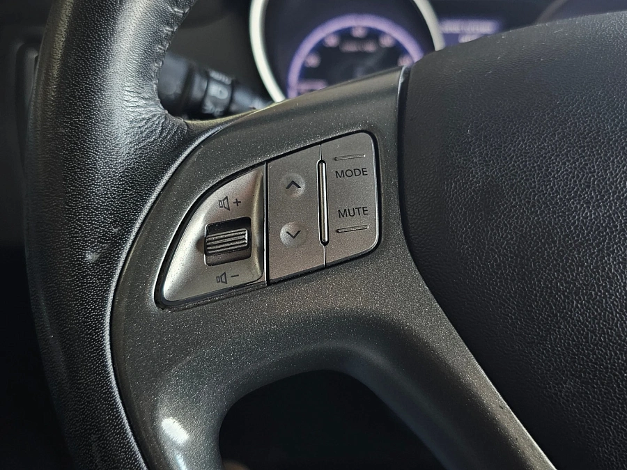 Hyundai ix35, 2012г., передний привод, автомат
