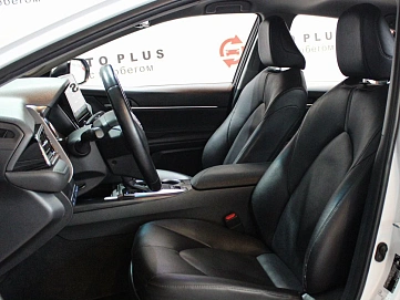 Toyota Camry, 2021г, передний привод, автомат