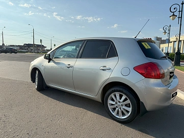 Toyota Auris, 2008г, передний привод, робот