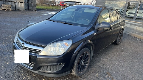 Opel Astra, 2010г., передний привод, механика