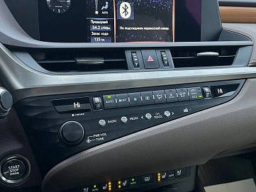 Lexus ES, 2019г, передний привод, автомат