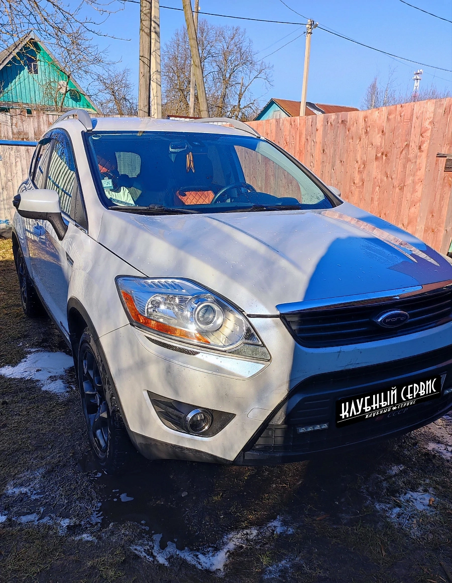 Ford Kuga, 2010г., полный привод, механика