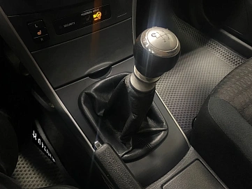 Toyota Corolla, 2013г, передний привод, механика