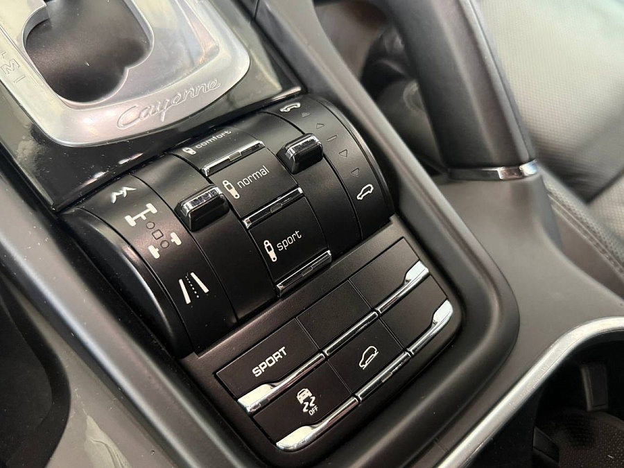 Porsche Cayenne, 2012г., полный привод, автомат