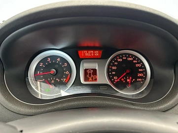 Renault Clio, 2008г, передний привод, автомат