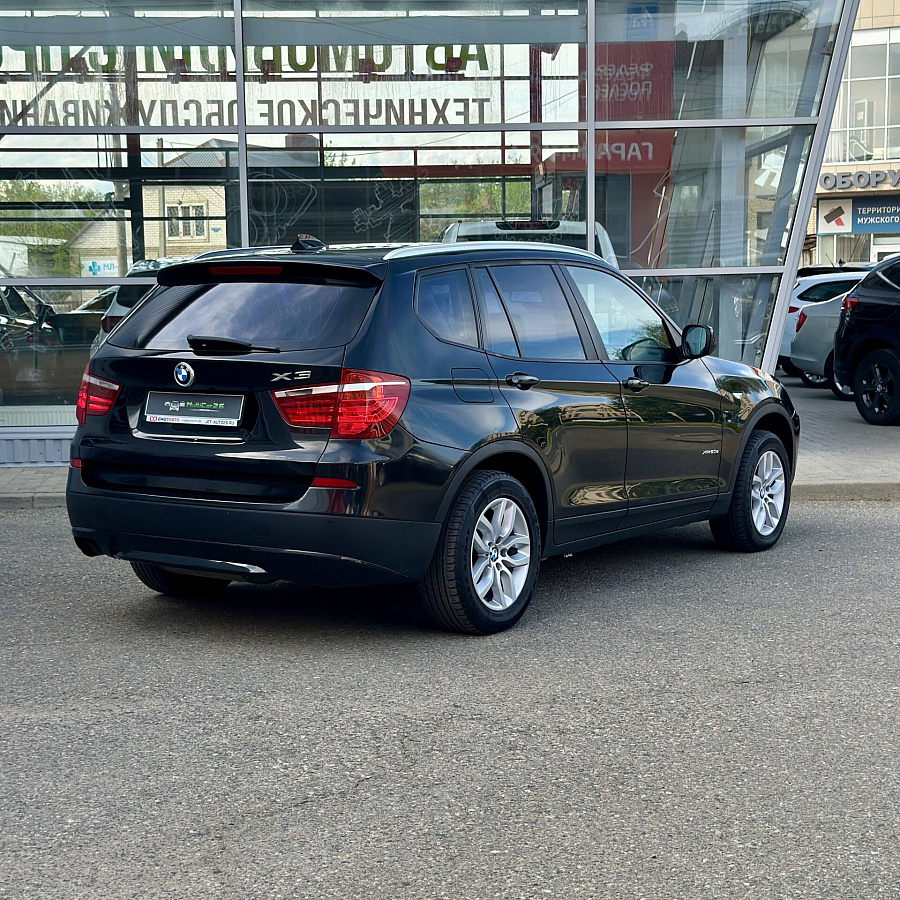 BMW , 2011г., передний привод, автомат