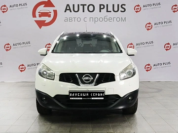 Nissan , 2012г., передний привод, механика