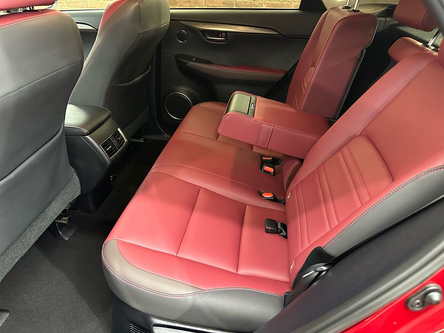Lexus NX, 2017г., полный привод, вариатор