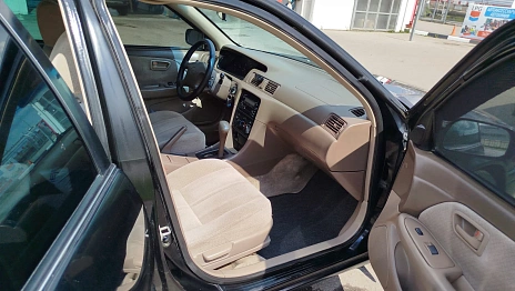 Toyota Camry, 2000г, передний привод, автомат