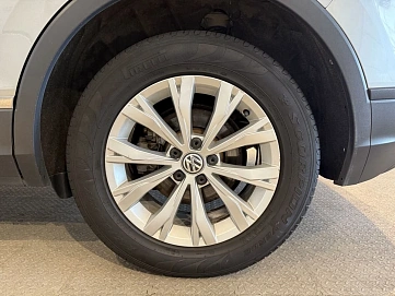 Volkswagen Tiguan, 2017г, передний привод, автомат