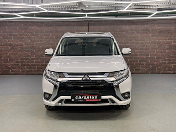 Mitsubishi Outlander, 2022г, передний привод, вариатор