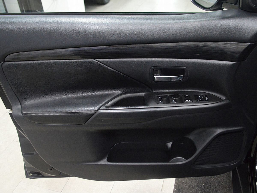 Mitsubishi Outlander, 2016г., полный привод, вариатор