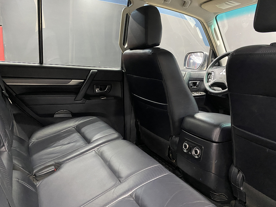 Mitsubishi Pajero, 2011г., полный привод, автомат