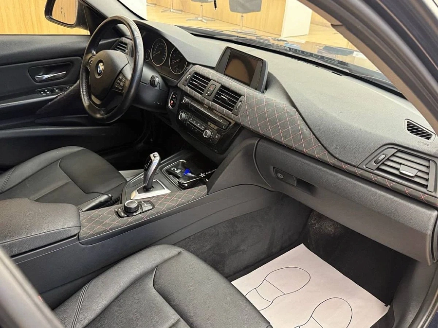 BMW 3 серии, 2012г., задний привод, автомат