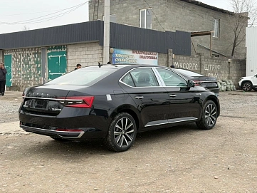 Skoda Superb, 2025г, передний привод, робот
