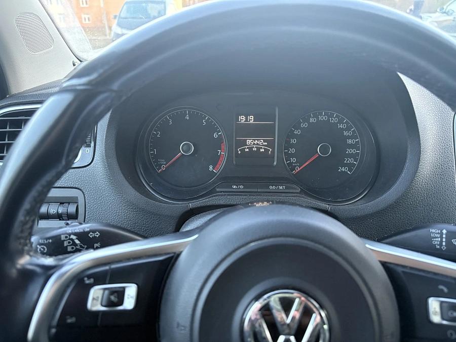 Volkswagen Polo, 2019г., передний привод, автомат
