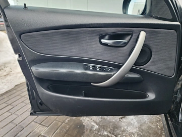 BMW 1 серии, 2010г, задний привод, автомат